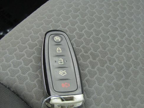 Certified 2018 Ford Escape SE image 24