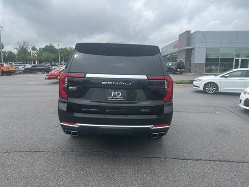 Used 2026 GMC Yukon Denali w/ Sun & Power Step Package AWD/4WD image 6