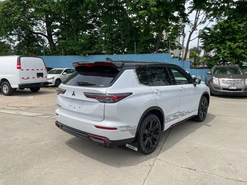 New 2026 Mitsubishi Outlander AWD image 5