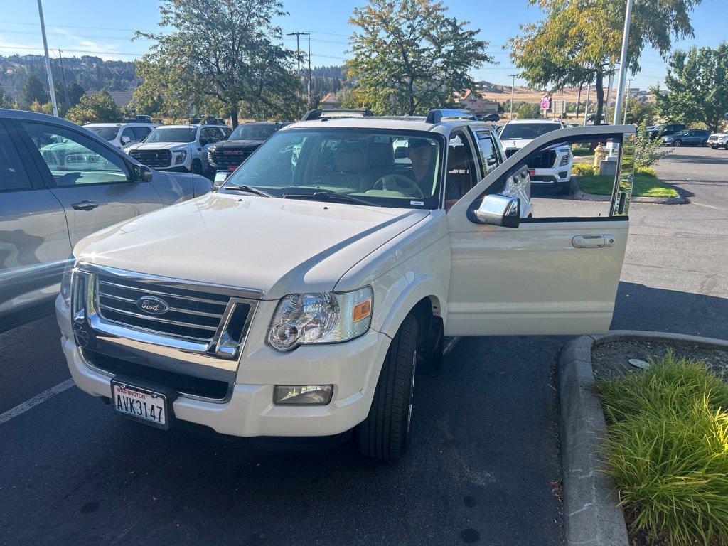 Used 2008 Ford Explorer Sport Trac Limited AWD/4WD image 2