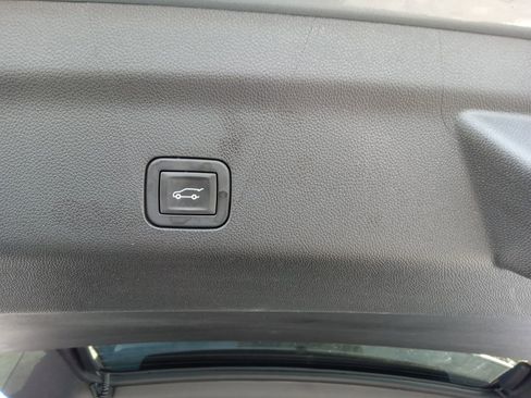 Used 2025 Chevrolet Tahoe Z71 w/ Z71 Off-Road Package image 30