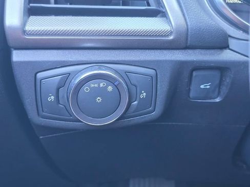 Used 2018 Ford Fusion SE image 26