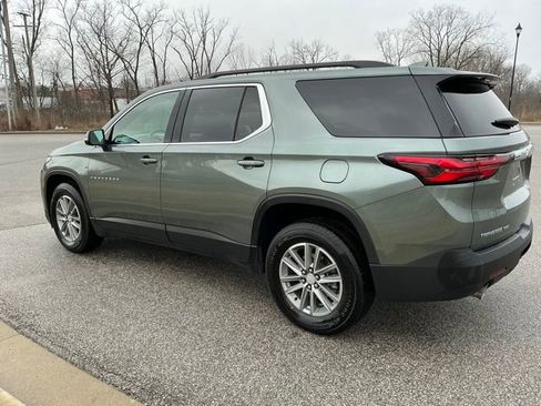 Used 2023 Chevrolet Traverse LT image 4