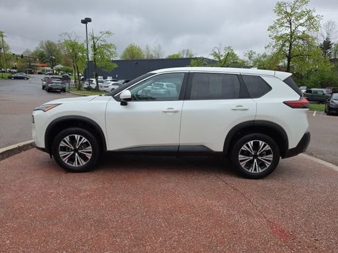 Used 2023 Nissan Rogue SV AWD/4WD image 2