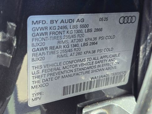 Used 2025 Audi Q5 Premium Plus w/ Premium Plus AWD/4WD image 31