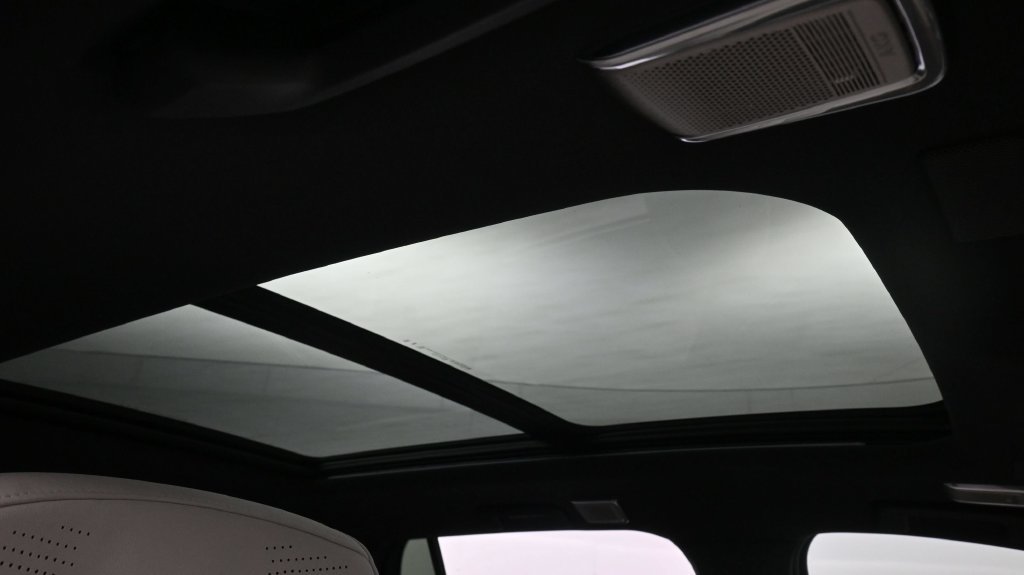 Certified 2027 Cadillac Vistiq Sport AWD/4WD image 19