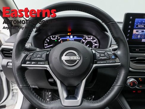 Used 2024 Nissan Altima 2.5 SV w/ SV Premium Package image 10