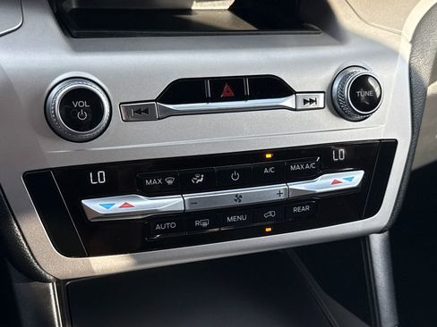 Certified 2020 Ford Explorer XLT w/ Equipment Group 202A image 21