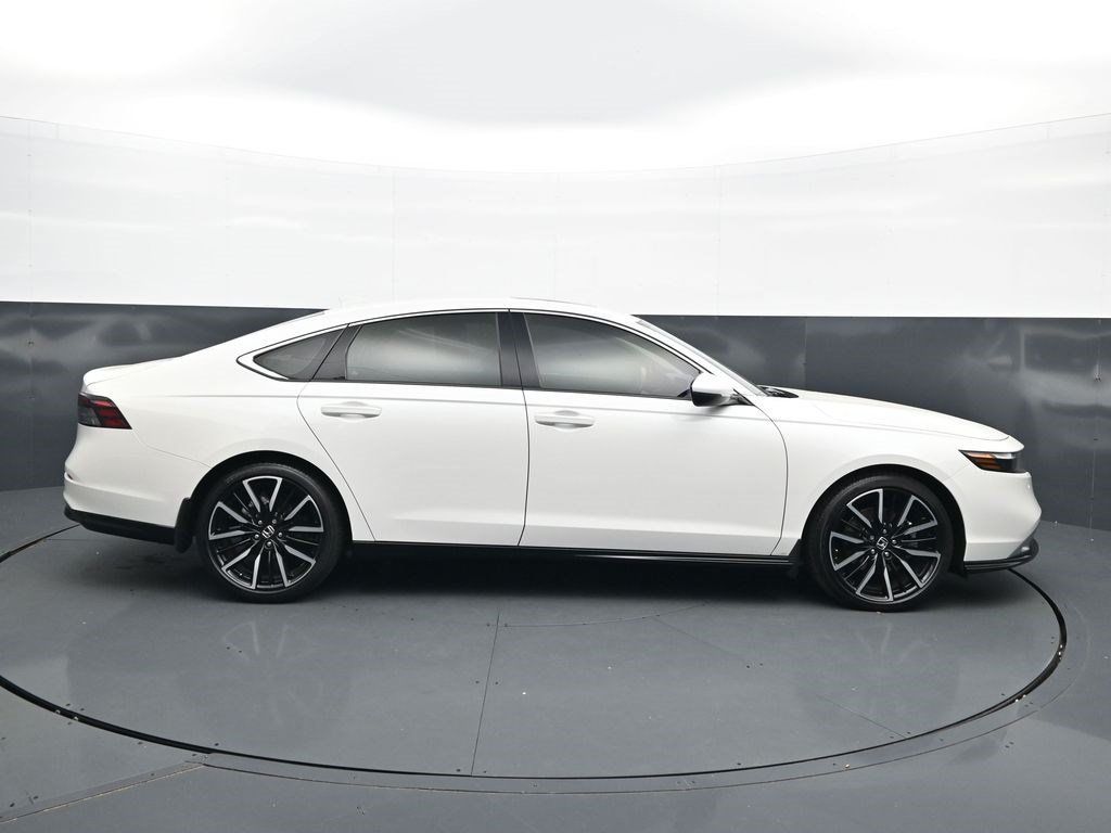 Used 2024 Honda Accord Touring image 8