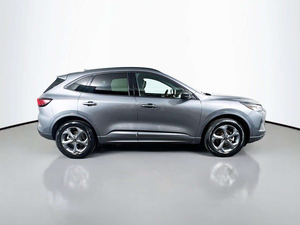Used 2024 Ford Escape ST-Line AWD/4WD image 6