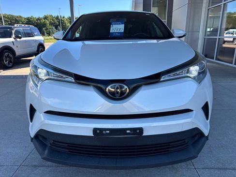 Used 2018 Toyota C-HR XLE FWD image 11