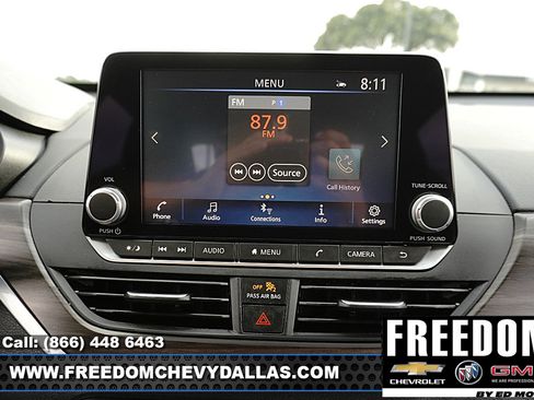 Used 2025 Nissan Altima 2.5 SV FWD image 16