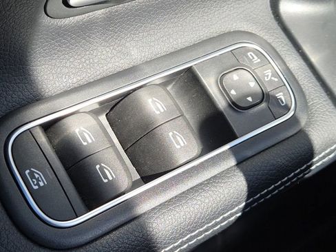 Used 2025 Mercedes-Benz CLA 250 4MATIC image 12