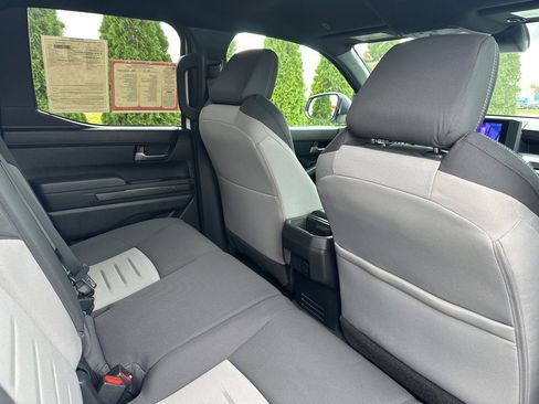 Used 2024 Toyota Tacoma TRD Sport image 32