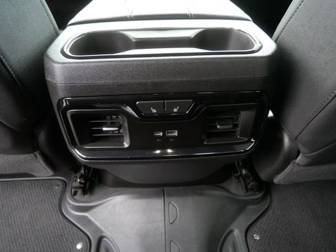 Used 2024 GMC Sierra 1500 AT4 AWD/4WD image 22