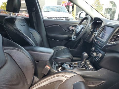 Used 2023 Jeep Cherokee Altitude Lux image 35