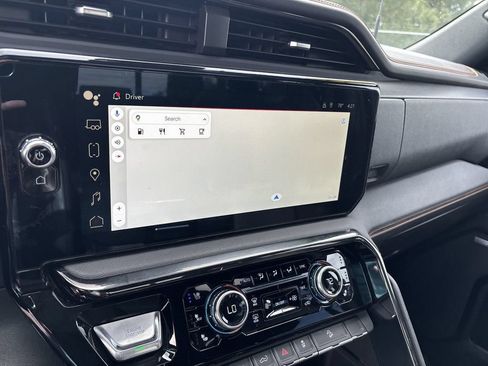 Certified 2024 GMC Sierra 2500 AT4 w/ AT4 Premium Plus Package AWD/4WD image 18