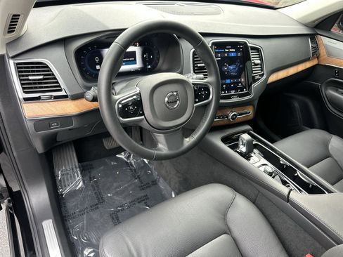 Used 2025 Volvo XC90 B6 Plus w/ Protection Package Premier image 2