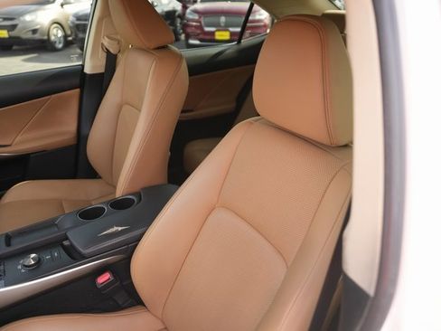 Used 2016 Lexus IS 200t w/ Premium Package image 10