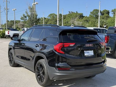 Used 2021 GMC Terrain SLE w/ Driver Convenience Package FWD image 2
