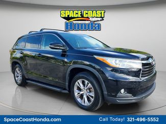 Used 2015 Toyota Highlander XLE FWD video 1