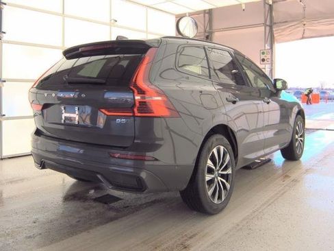 Certified 2025 Volvo XC60 B5 Plus image 4