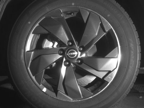 Used 2025 Nissan Rogue SV FWD image 12