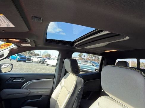 Certified 2024 Chevrolet Colorado ZR2 w/ ZR2 Convenience Package III image 15