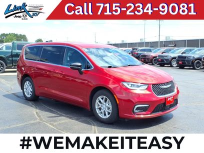 Used 2026 Chrysler Pacifica Select