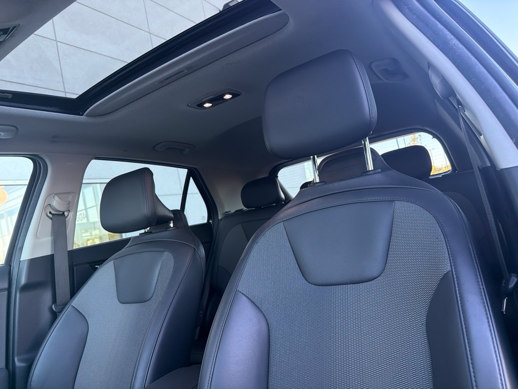 Used 2023 Kia Niro EX Touring FWD image 4