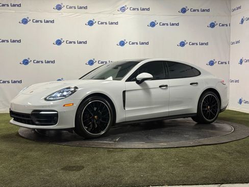 Used 2021 Porsche Panamera image 2