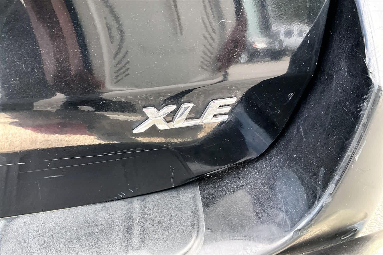 Used 2018 Toyota Sienna XLE w/ XLE Navigation Package FWD image 9