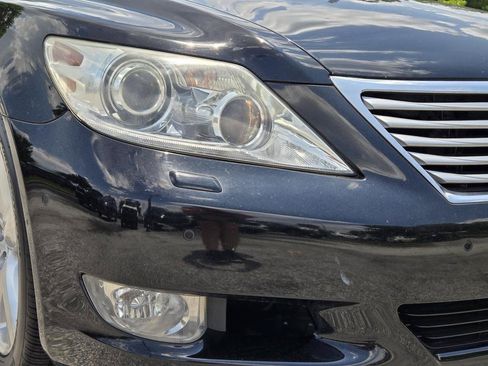 Used 2011 Lexus LS 460 w/ Comfort Pkg RWD image 3