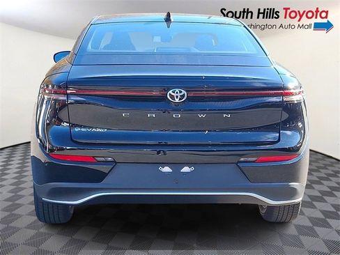 New 2026 Toyota Crown XLE image 5