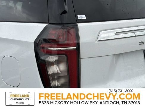 Used 2024 Chevrolet Suburban Premier AWD/4WD image 12