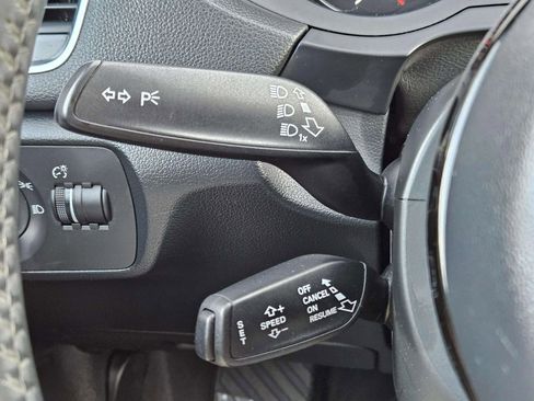 Used 2018 Audi Q3 2.0T Premium image 38