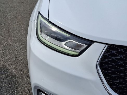 Certified 2022 Chrysler Pacifica Touring-L image 28