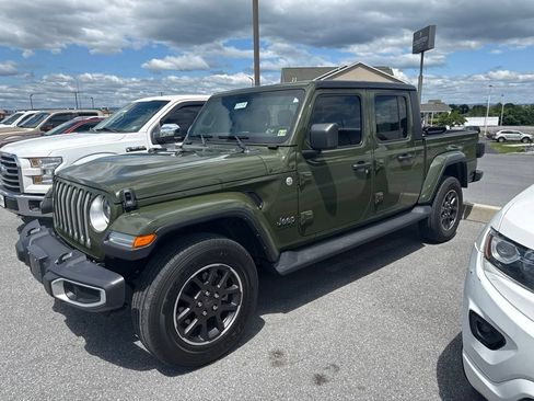 Used 2023 Jeep Gladiator Overland w/ LED Lighting Group AWD/4WD image 2