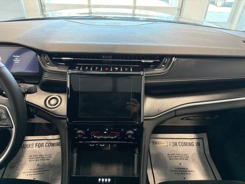 Used 2023 Jeep Grand Cherokee L Laredo AWD/4WD image 21