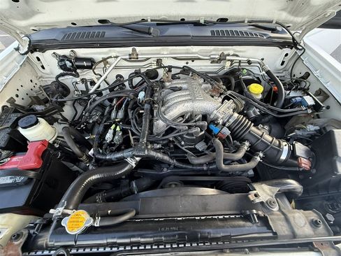 Used 2002 Nissan Frontier XE image 30