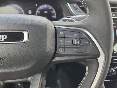 New 2025 Jeep Grand Cherokee Altitude RWD image 24