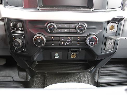 Used 2024 Ford F250 XL w/ XL Chrome Package AWD/4WD image 32