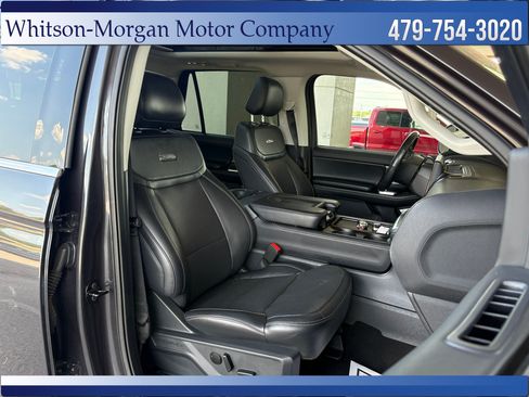 Used 2025 Ford Expedition Platinum w/ Driver's Package AWD/4WD image 17