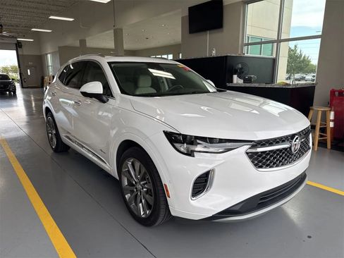 Used 2021 Buick Envision Avenir w/ Technology Package II FWD image 3