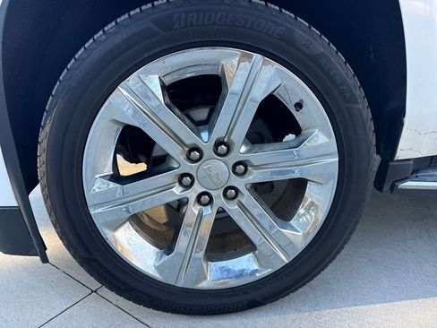 Used 2019 Cadillac Escalade Luxury image 11