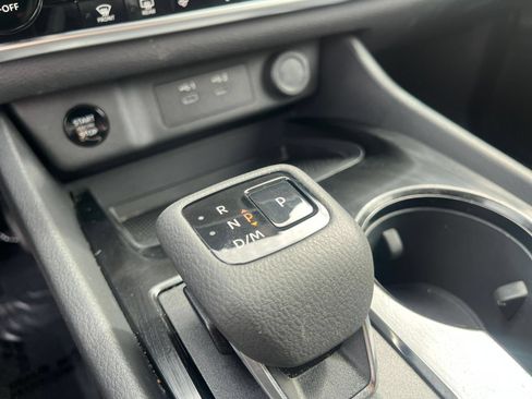 Used 2025 Nissan Rogue SV FWD image 43