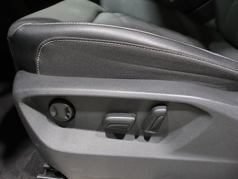 Used 2024 Volkswagen Atlas SE AWD/4WD image 9