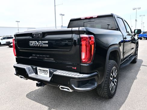 Used 2025 GMC Sierra 1500 AT4 w/ AT4 Premium Package AWD/4WD image 8