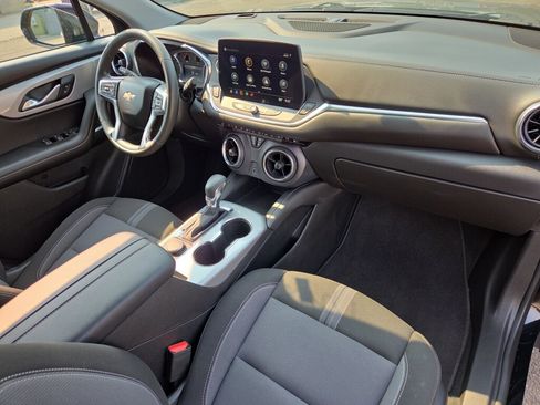 Used 2025 Chevrolet Blazer LT FWD image 16