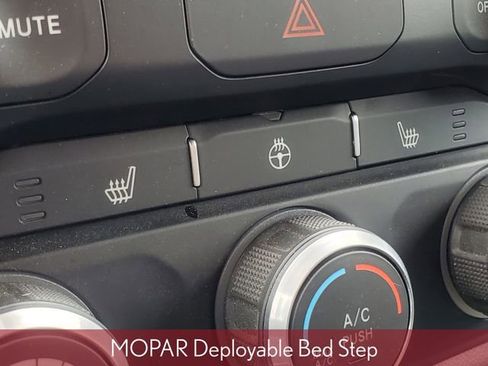 Used 2023 RAM 1500 Big Horn image 29